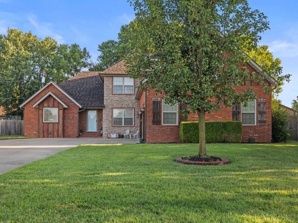 253 E Grace Street , Republic, MO 65738