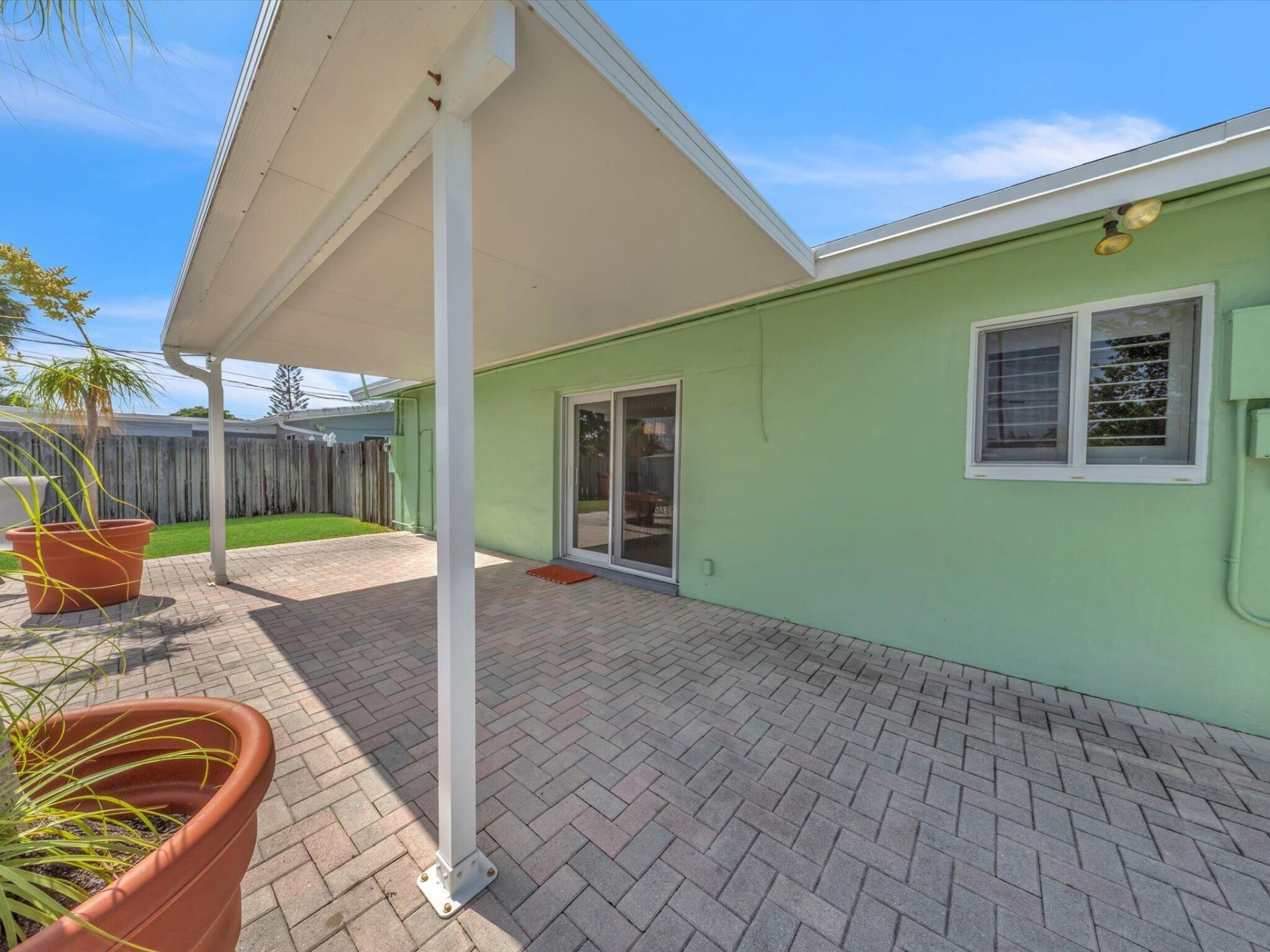 310 SE 8th Court, Pompano Beach, FL 33060 Photo