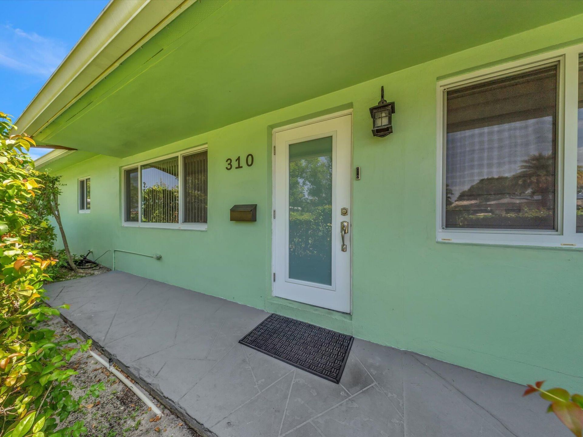 310 SE 8th Court, Pompano Beach, FL 33060 Photo