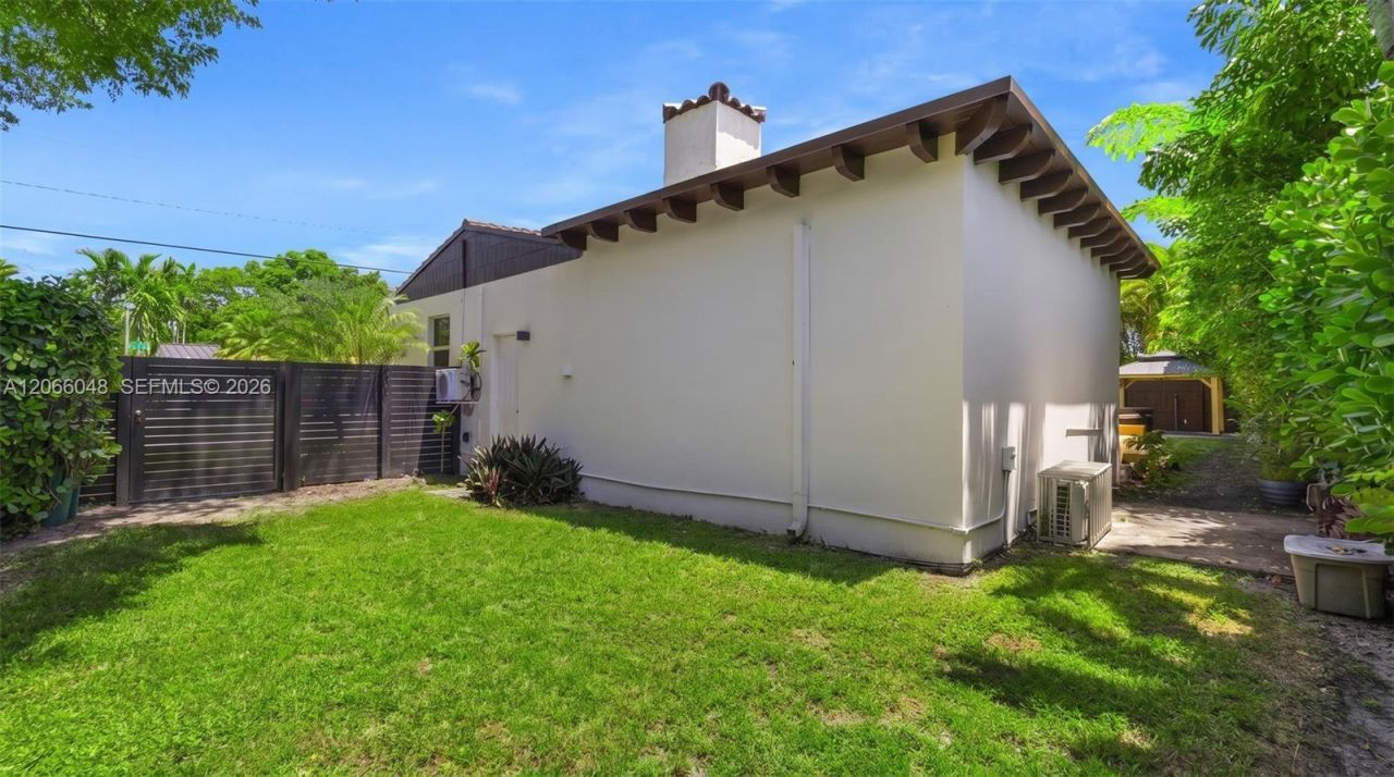 3210 SW 19th Ter, Miami, FL 33145 Photo