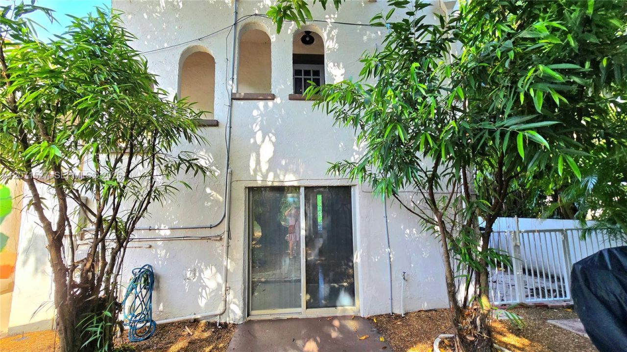 219 S 17th Ave S , Lake Worth, FL 33460 Photo