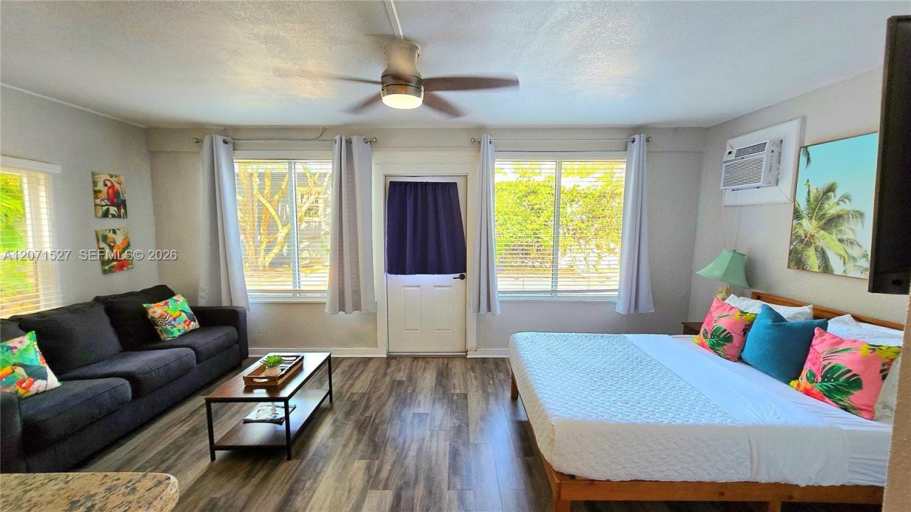 219 S 17th Ave S , Lake Worth, FL 33460 Photo