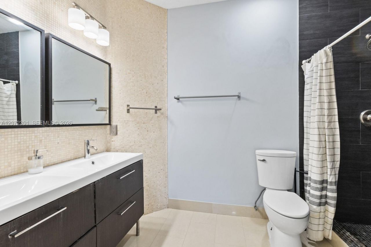 7809 NW 114th Path , Doral, FL 33178 Photo