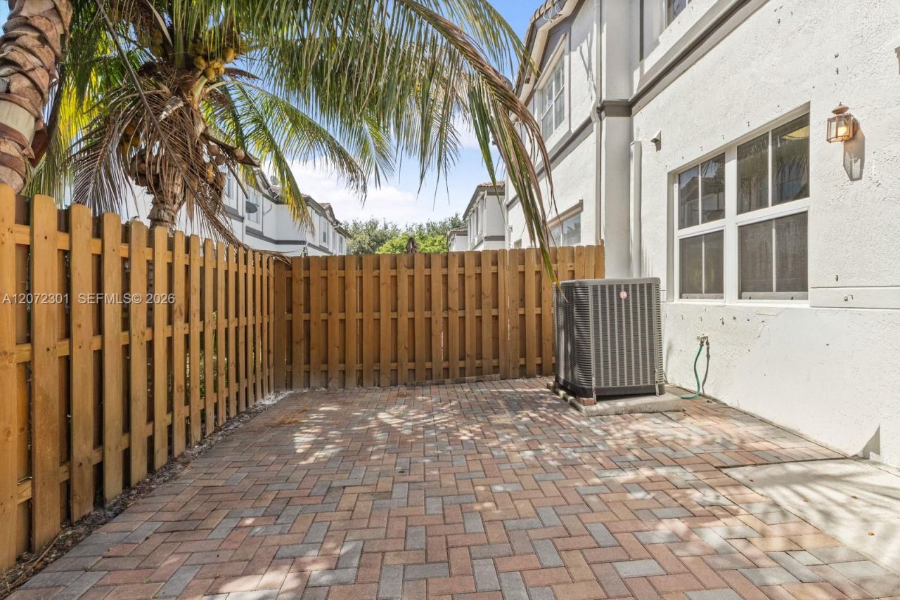 7809 NW 114th Path , Doral, FL 33178 Photo