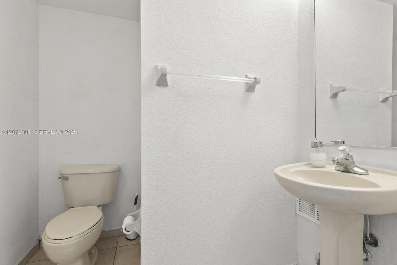 7809 NW 114th Path , Doral, FL 33178 Photo