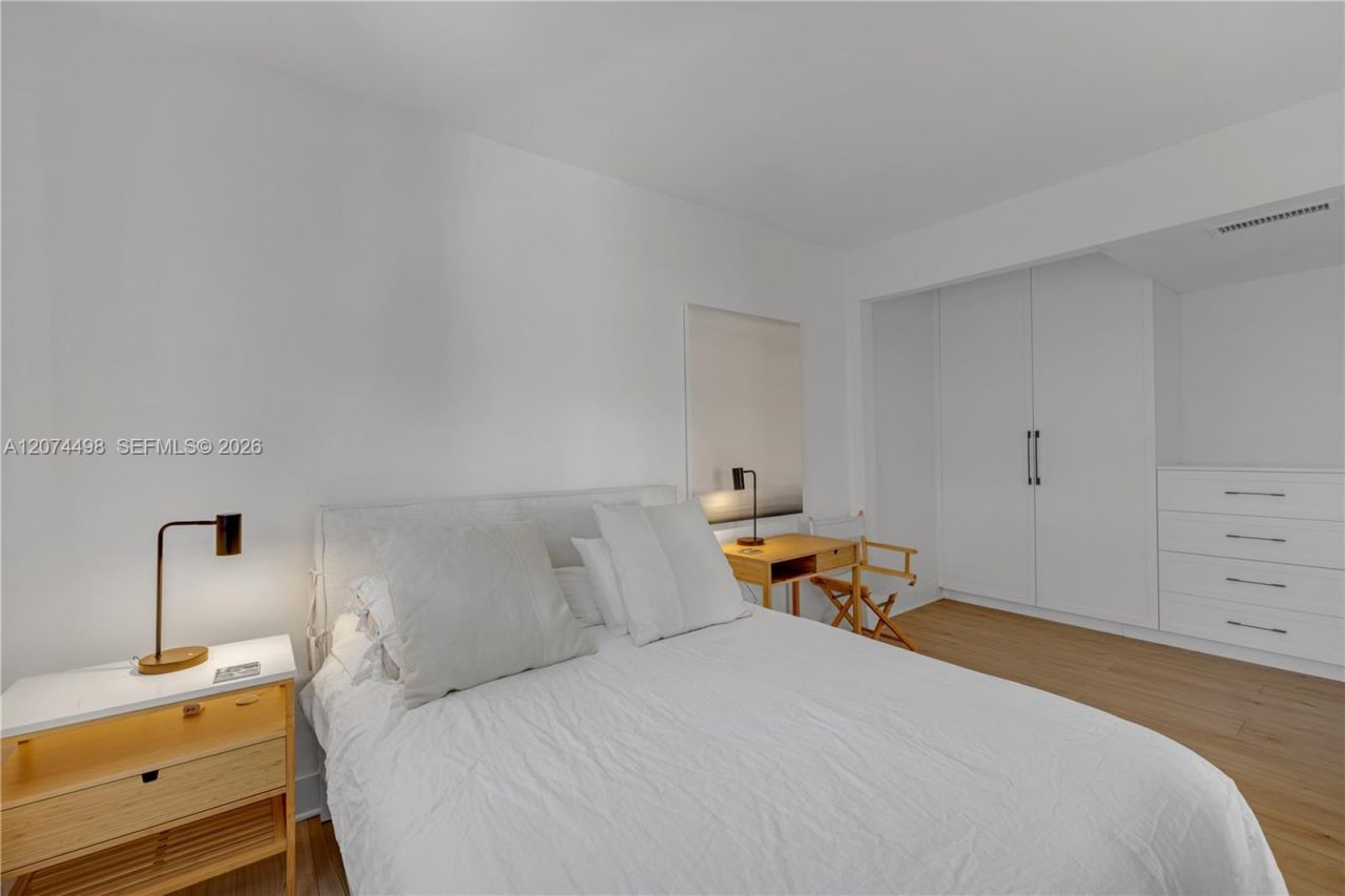 4812 Pine Tree Dr , Unit 209, Miami Beach, FL 33140 Photo