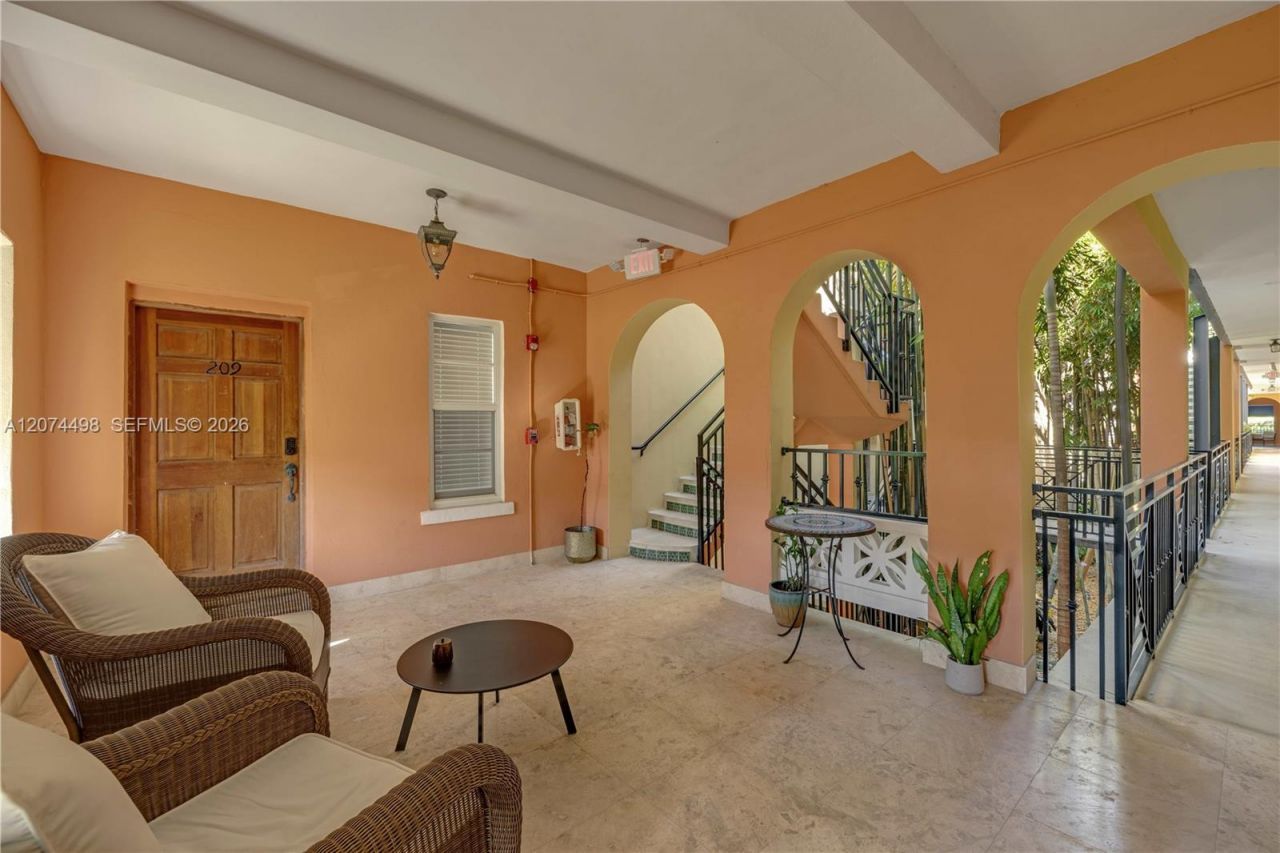 4812 Pine Tree Dr , Unit 209, Miami Beach, FL 33140 Photo