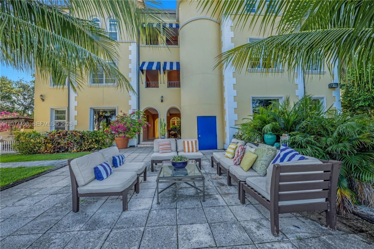 4812 Pine Tree Dr , Unit 209, Miami Beach, FL 33140 Photo