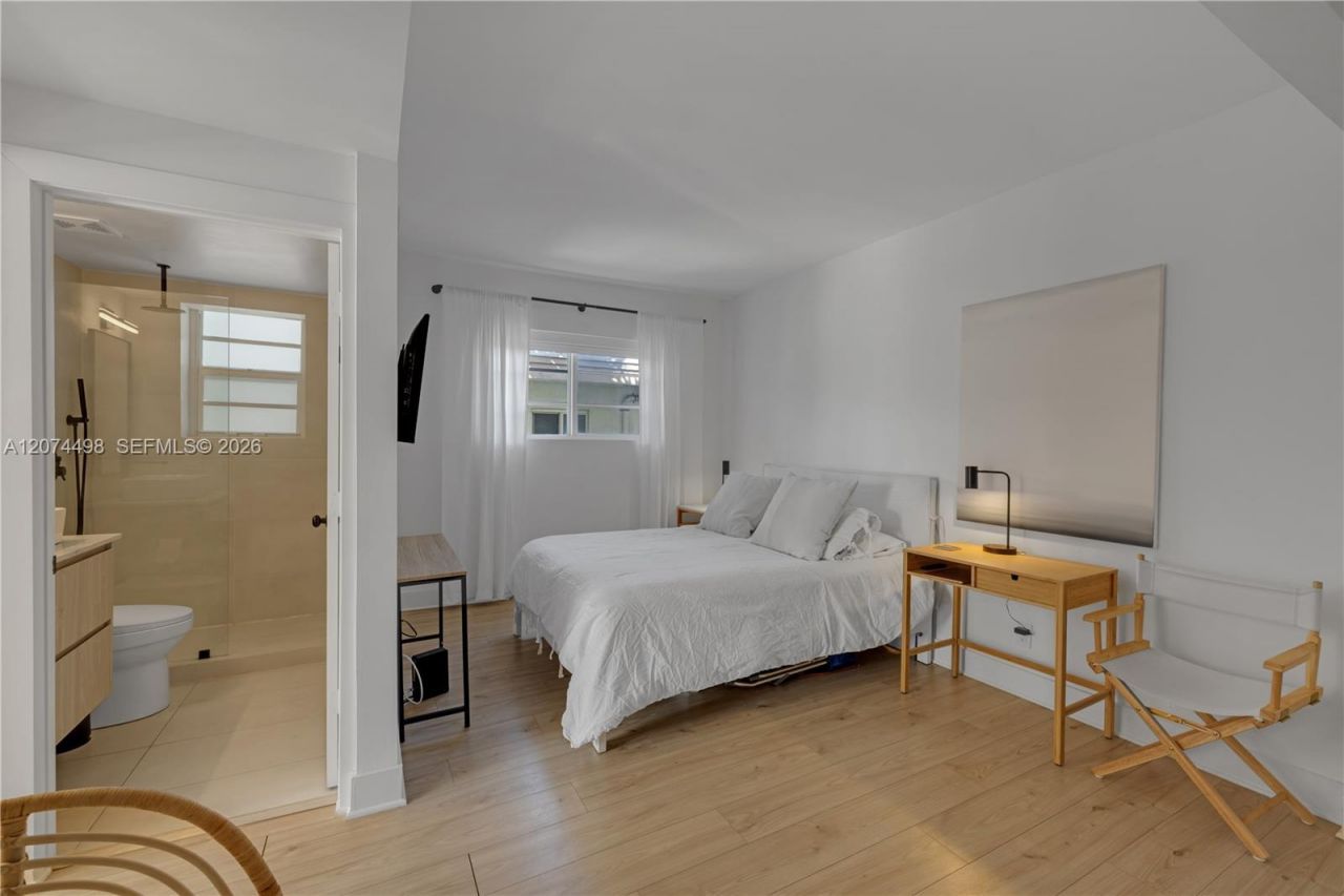 4812 Pine Tree Dr , Unit 209, Miami Beach, FL 33140 Photo