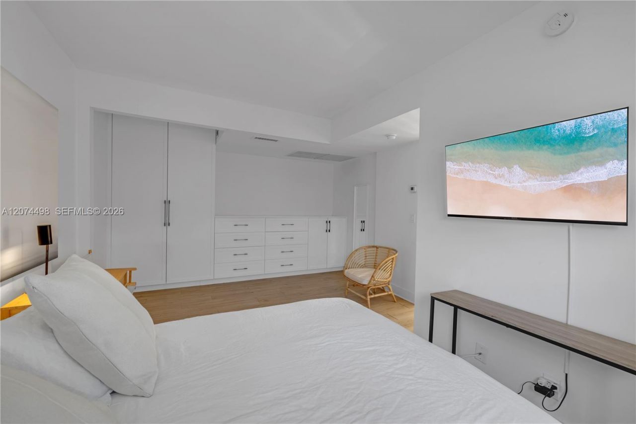 4812 Pine Tree Dr , Unit 209, Miami Beach, FL 33140 Photo