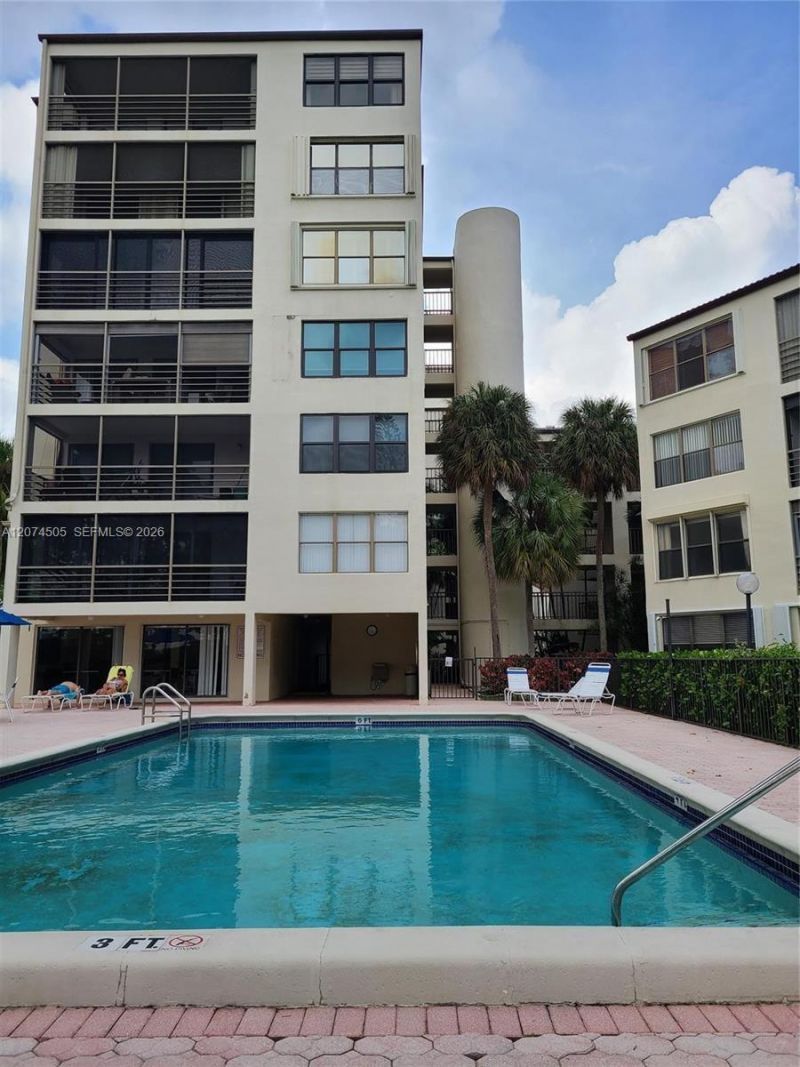 2309 S Cypress Bend Dr, Unit 414C, Pompano Beach, FL 33069 Photo