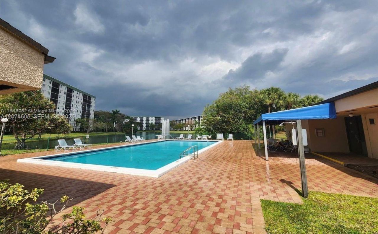 2309 S Cypress Bend Dr, Unit 414C, Pompano Beach, FL 33069 Photo