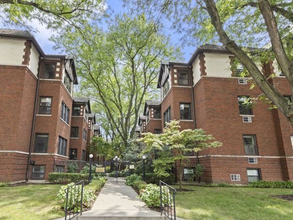 821 Lake Street , Unit 2S, Oak Park, IL 60301