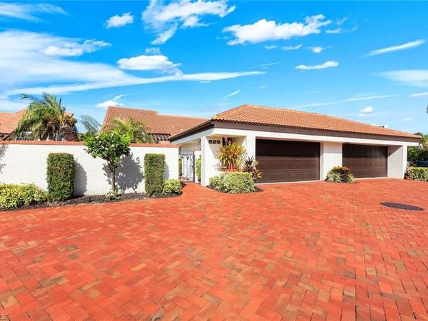 529 Bay Villas LN, NAPLES, FL 34108