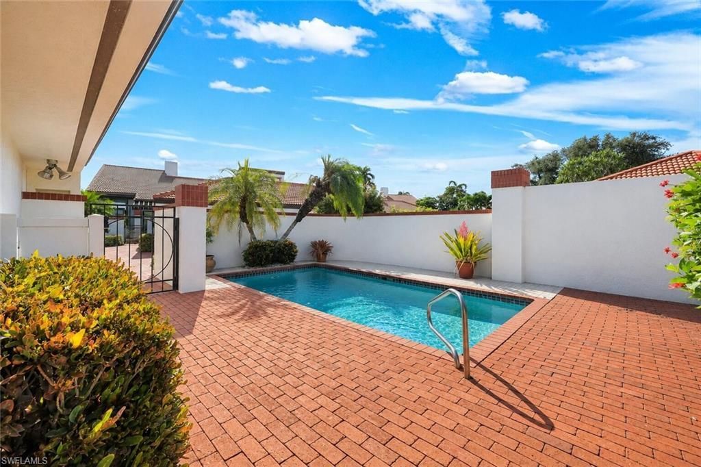 529 Bay Villas Ln, Naples, FL 34108 Photo