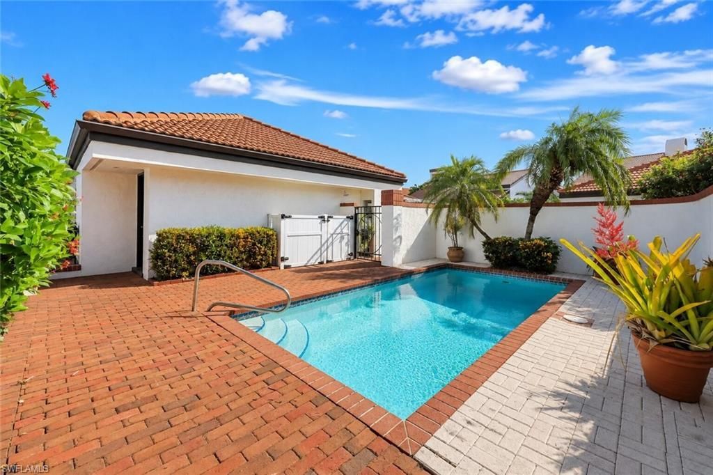 529 Bay Villas Ln, Naples, FL 34108 Photo