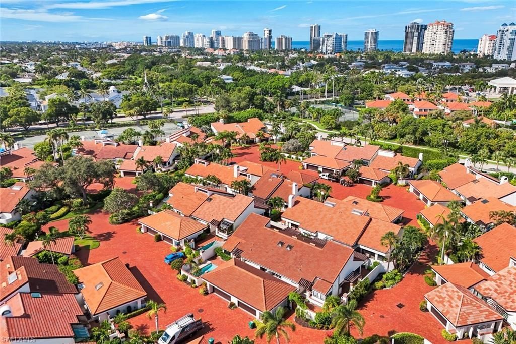 529 Bay Villas Ln, Naples, FL 34108 Photo
