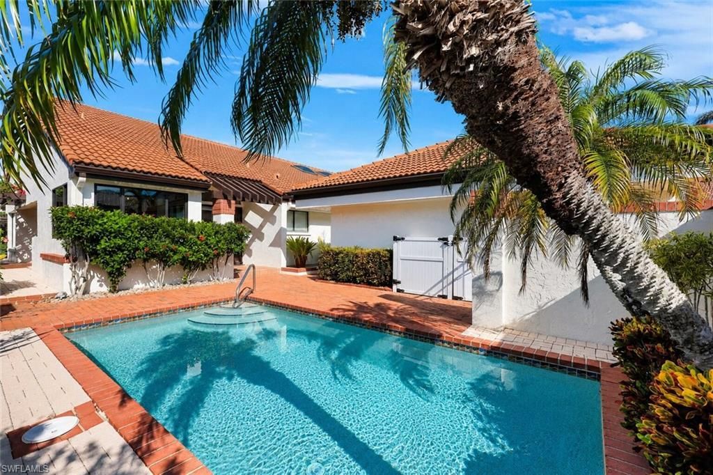 529 Bay Villas Ln, Naples, FL 34108 Photo