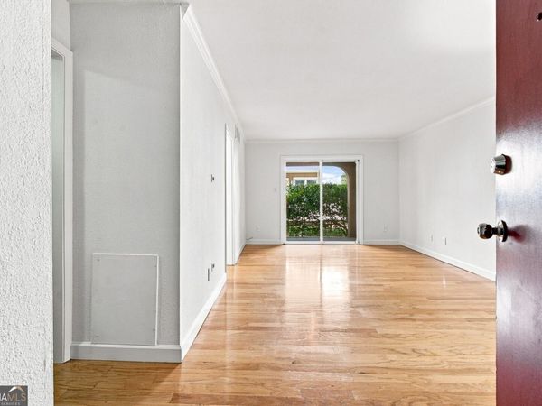 395 Pharr Road NE, Unit 208, Atlanta, GA 30305