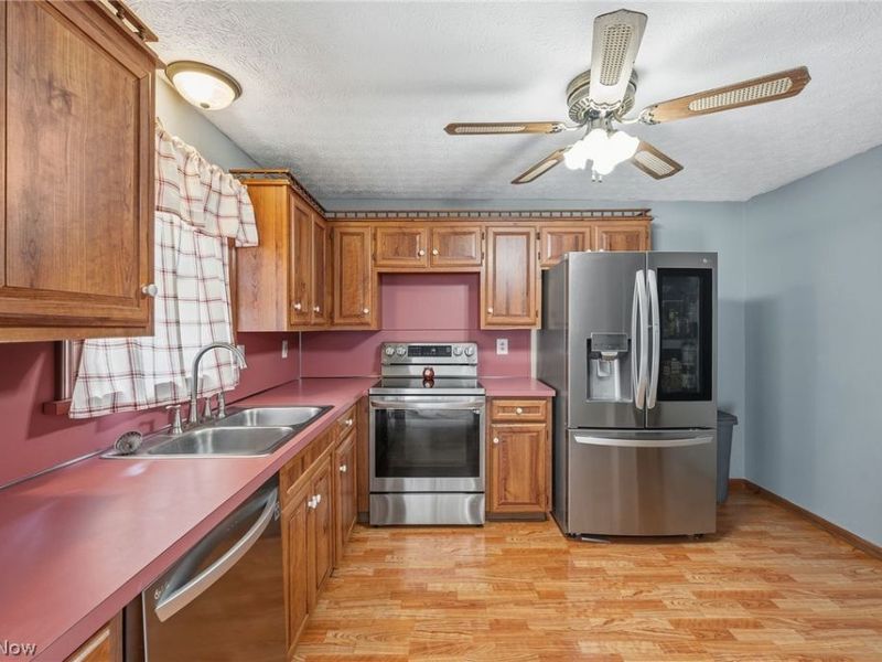 430 Hilltop Drive, Doylestown, OH 44230 Photo 11