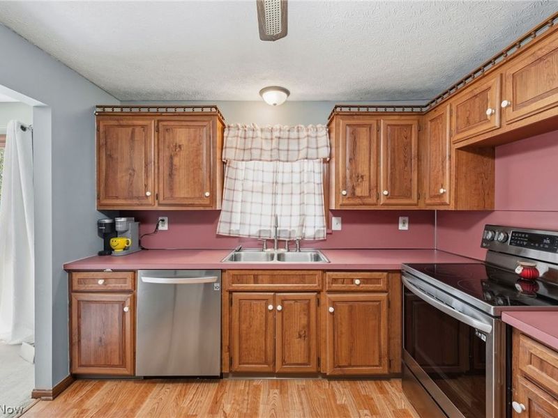 430 Hilltop Drive, Doylestown, OH 44230 Photo 12