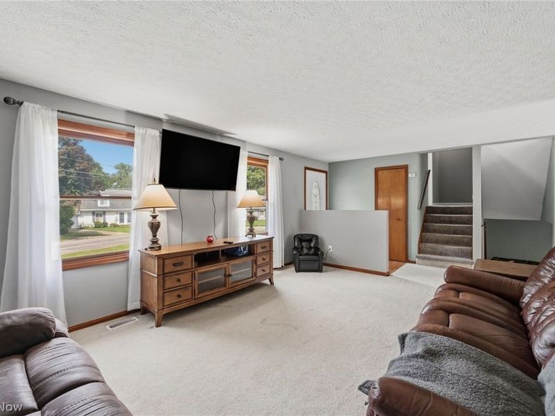 430 Hilltop Drive, Doylestown, OH 44230 Photo 8
