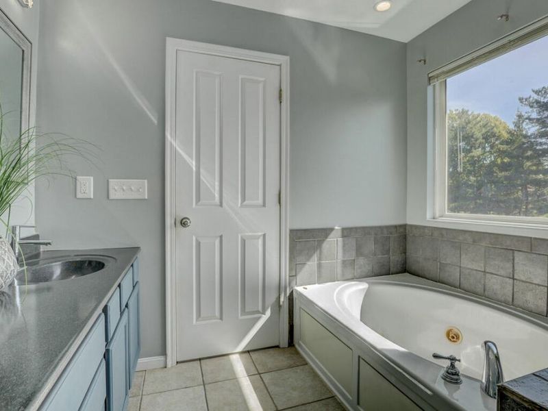 9370 Lago Mar Court, Florence, KY 41042 Photo 10
