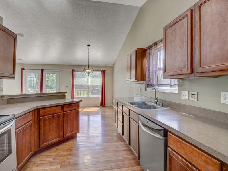 9370 Lago Mar Court, Florence, KY 41042 Photo 5