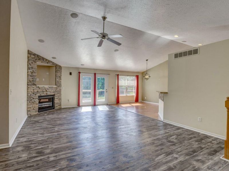 9370 Lago Mar Court, Florence, KY 41042 Photo 7