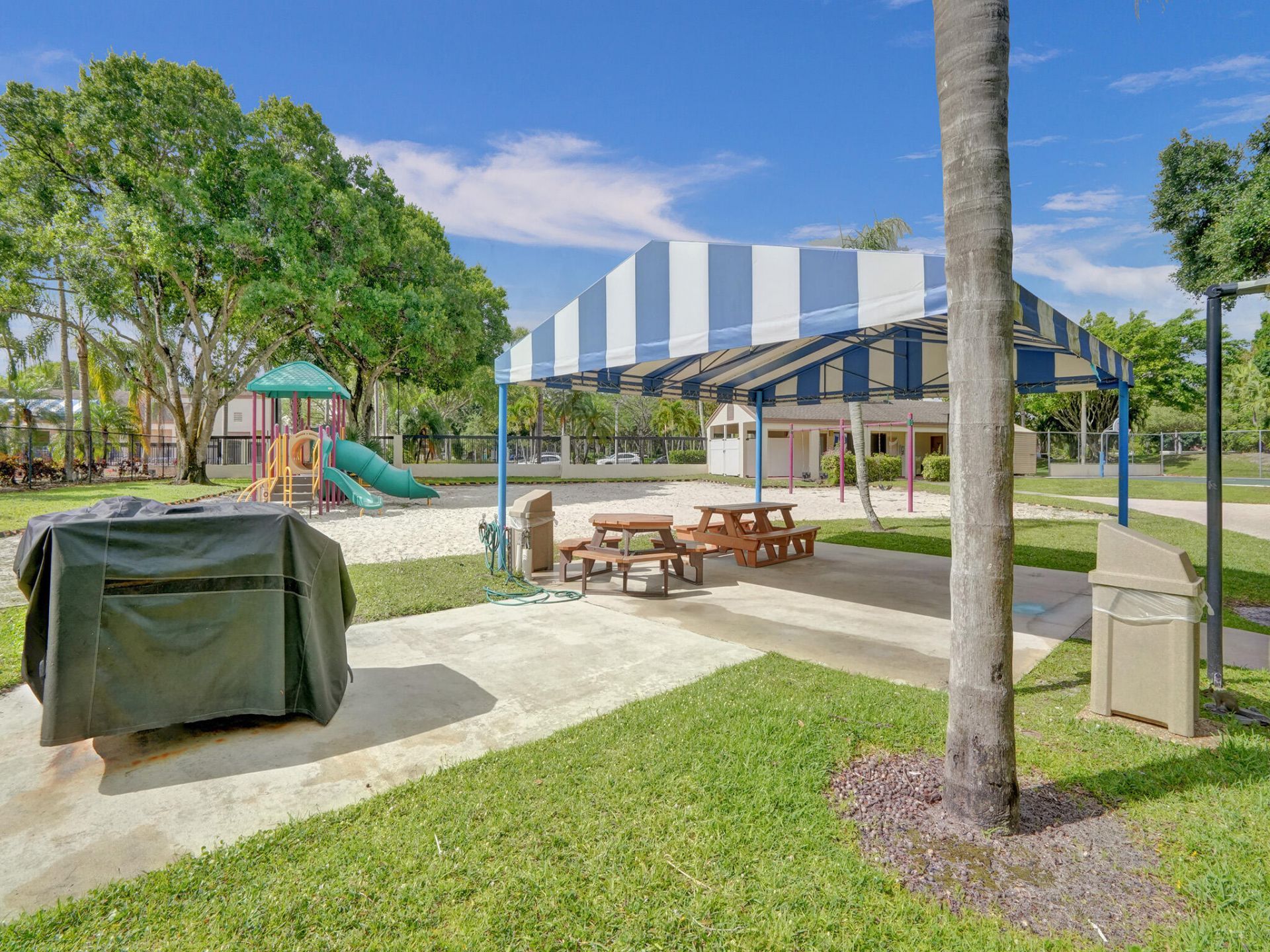 2541 N Carambola Circle N, Unit 1832, Coconut Creek, FL 33066 Photo