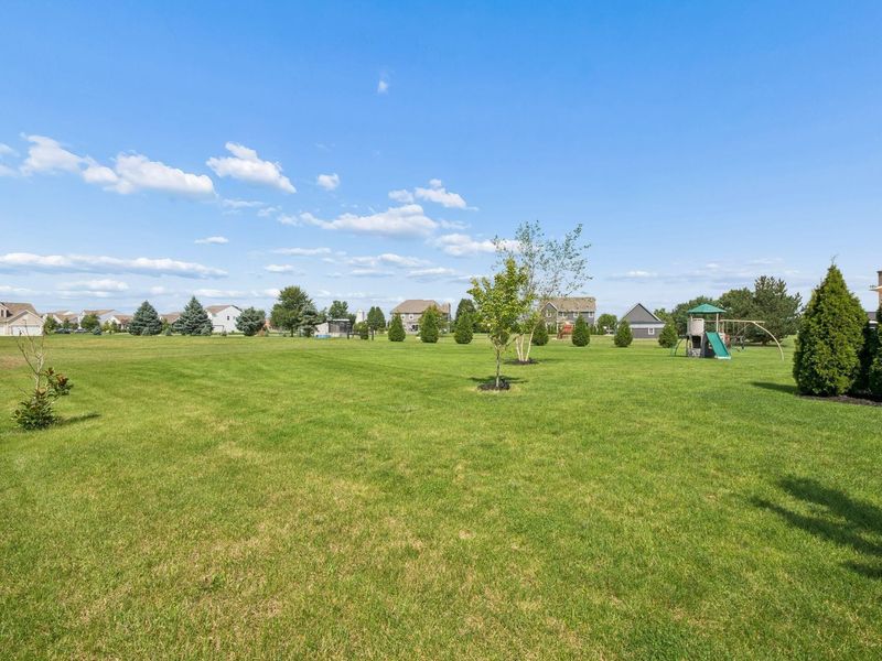 824 Forest Edge Court, Marysville, OH 43040 Photo 3