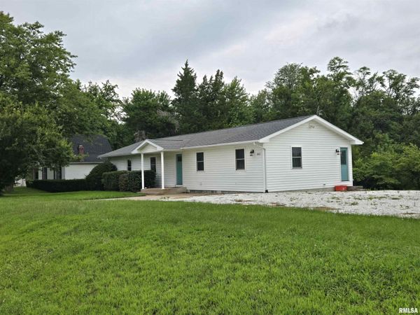 802 W MAIN Street, La Harpe, IL 61450