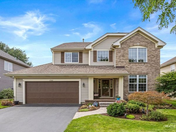 2562 N Jade Avenue, Arlington Heights, IL 60004