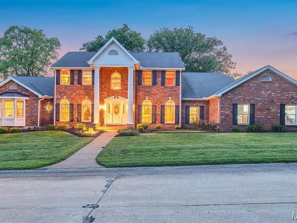 8831 Gladlea Drive, Sunset Hills, MO 63127