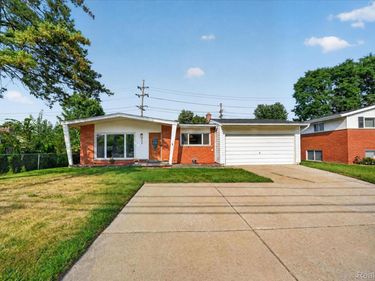 8599 Clinton River Road, Sterling Heights, Mi 48314