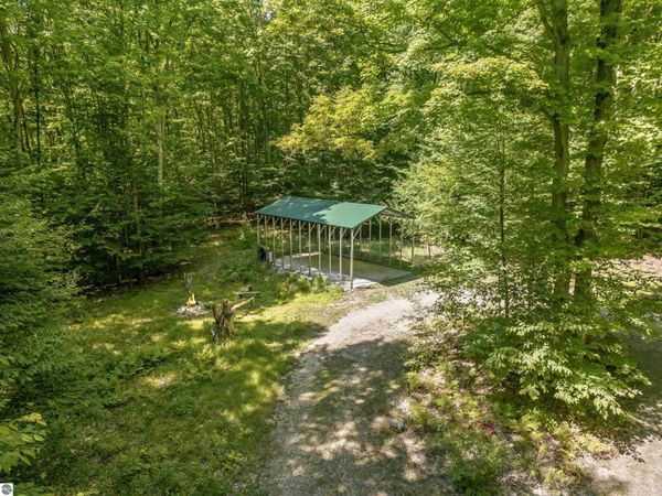 454 Vande Lane, Beulah, MI 49617