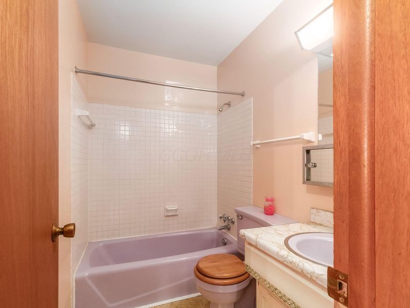 1372 Bellflower Avenue, Columbus, OH 43204 Photo 8