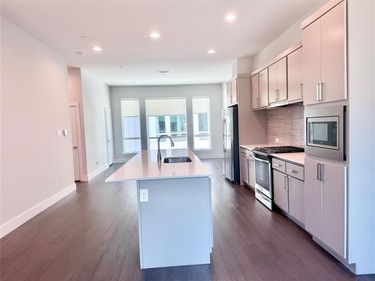 1771 Mccoy Street, Unit 205, Dallas, TX 75204