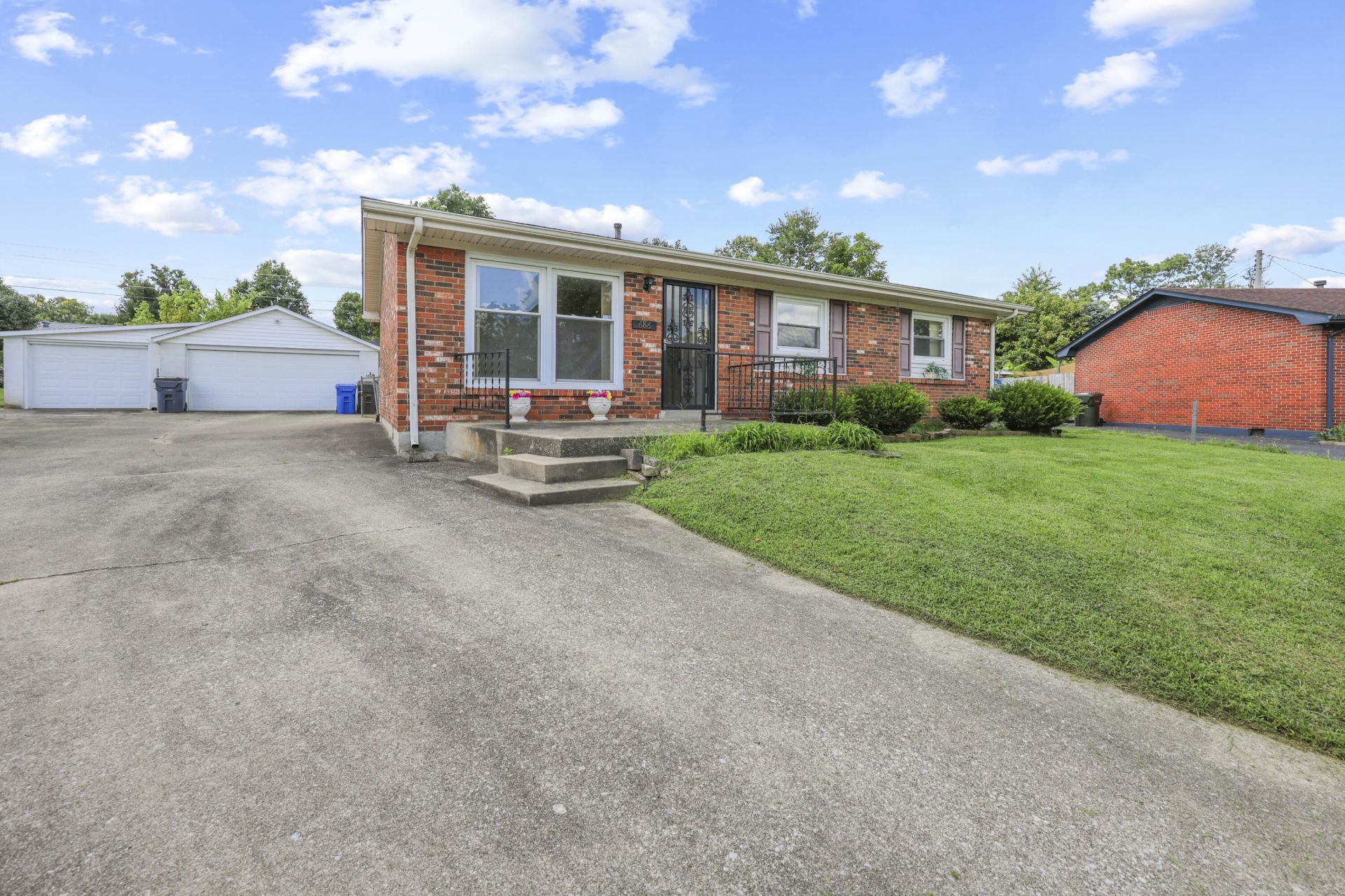 686 Harr Circle, Lexington, KY 40505 Main Photo