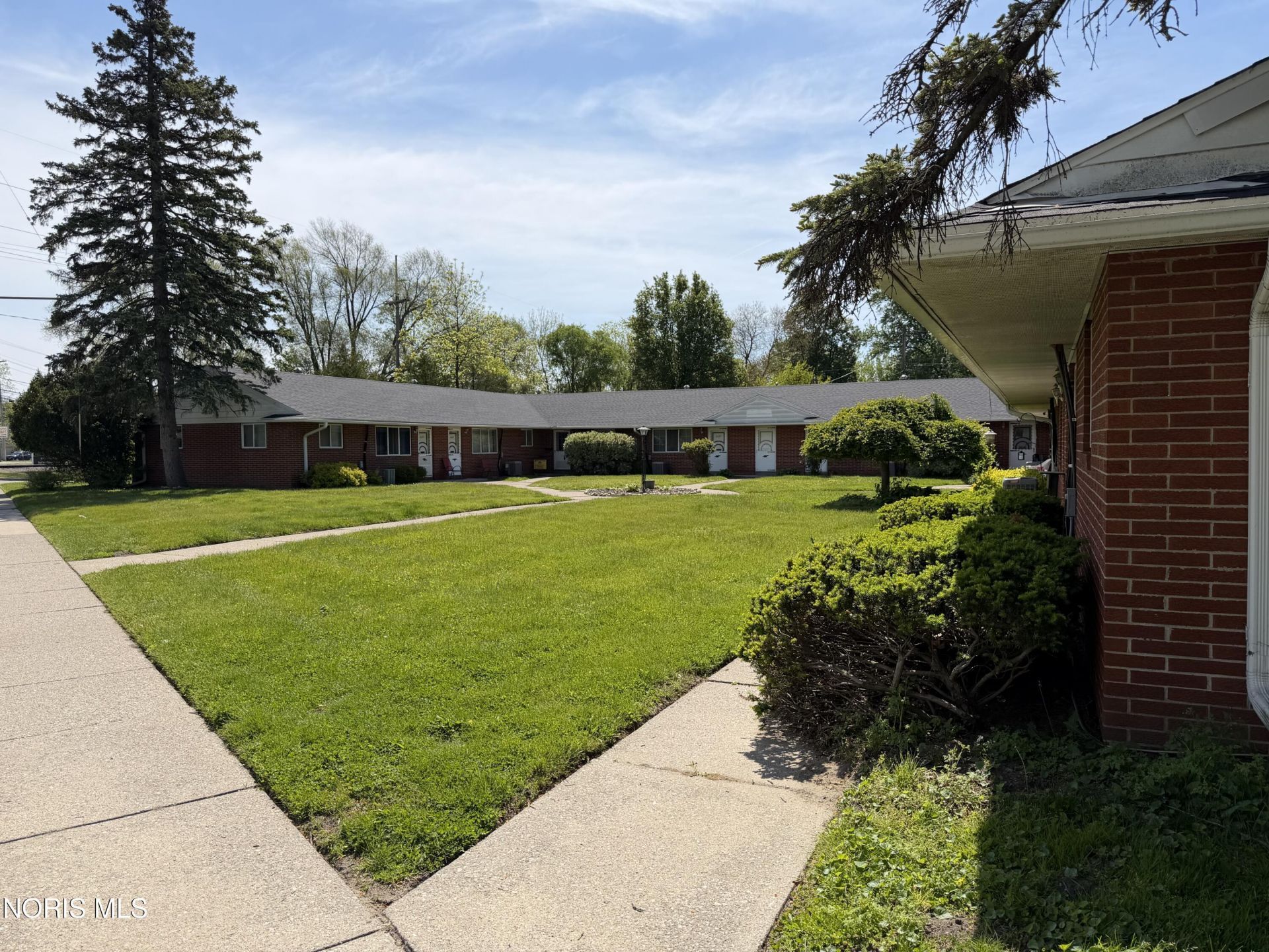 6601 Convent Boulevard, Sylvania, OH 43560 Main Photo