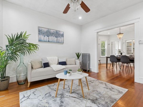 215 Crafts Rd, Unit 2, Brookline, MA 02467
