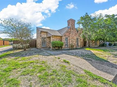 4007 Saint Christopher Lane , Dallas, TX 75287