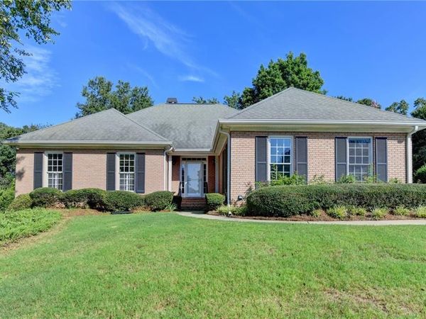611 Iris Lane , Winder, GA 30680