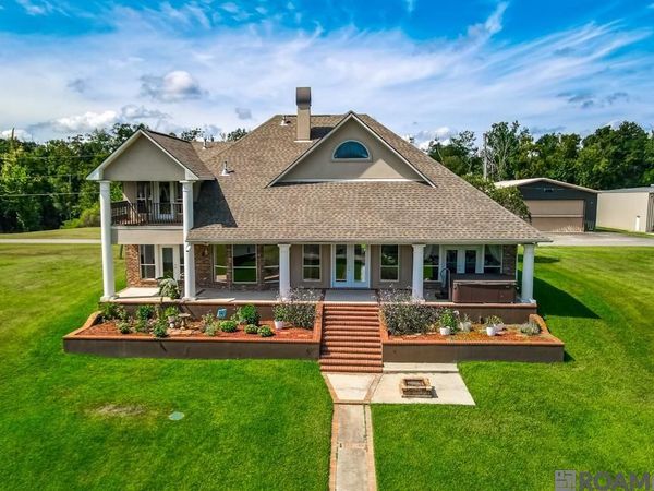 13428 Bayou Terrace Dr, St Amant, LA 70774