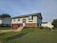 905 Sunnydale Boulevard, Streamwood, IL 60107 primary photo