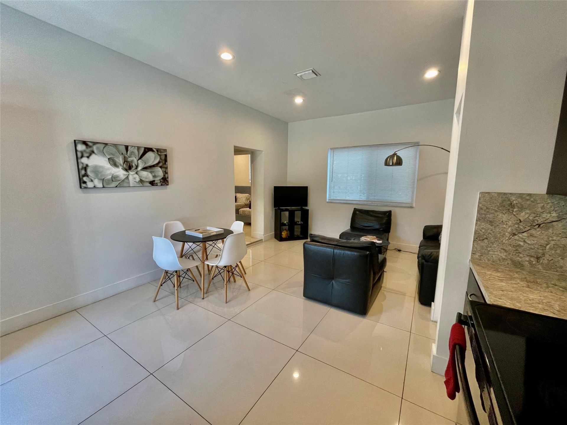 88 NE 154th Street, Miami, FL 33162 Photo