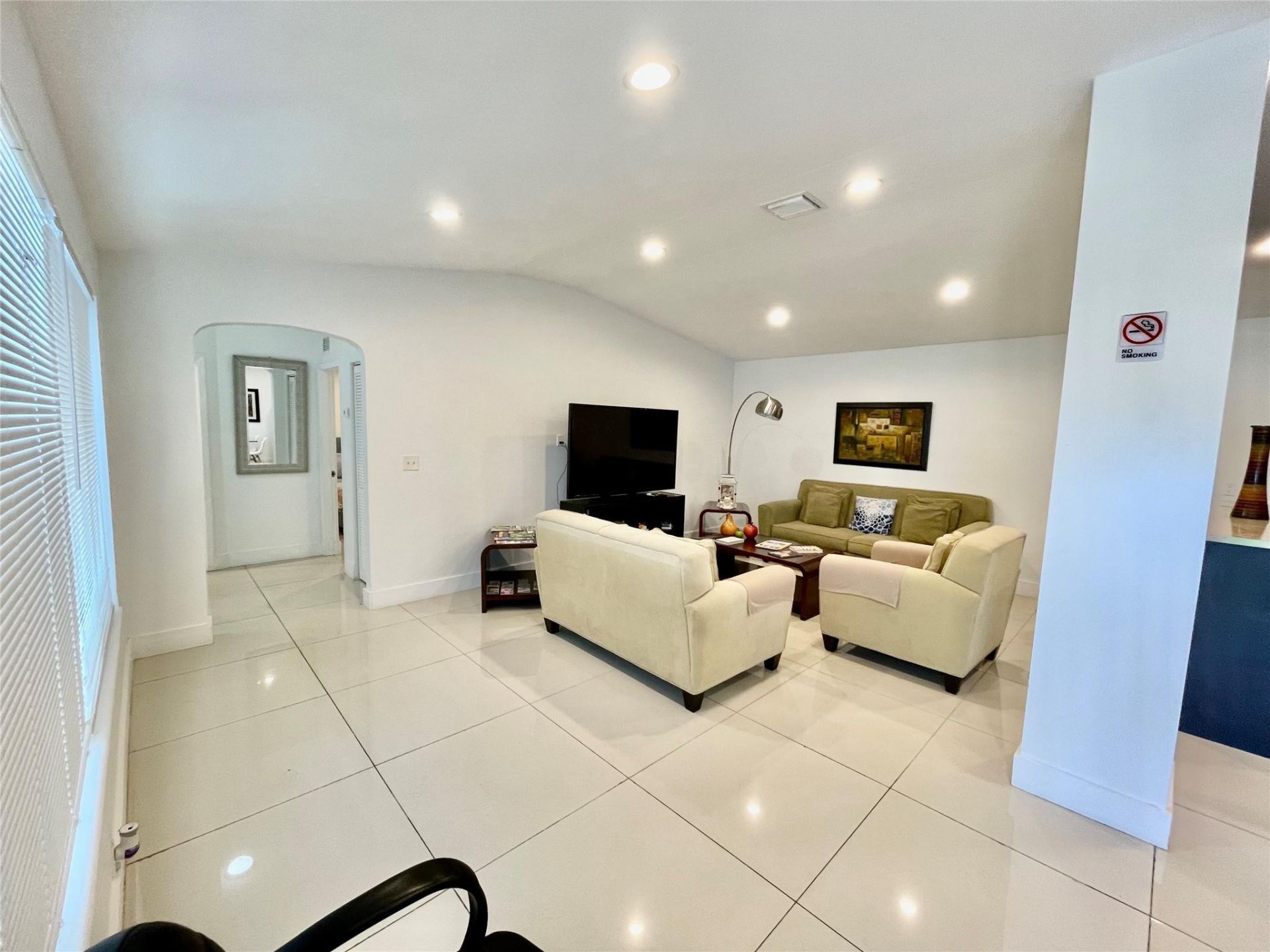 88 NE 154th Street, Miami, FL 33162 Photo