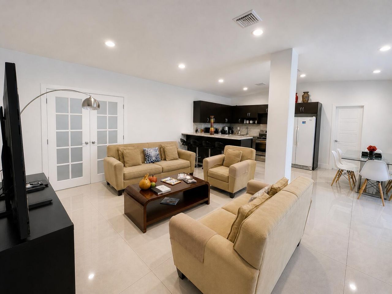 88 NE 154th Street, Miami, FL 33162 Photo