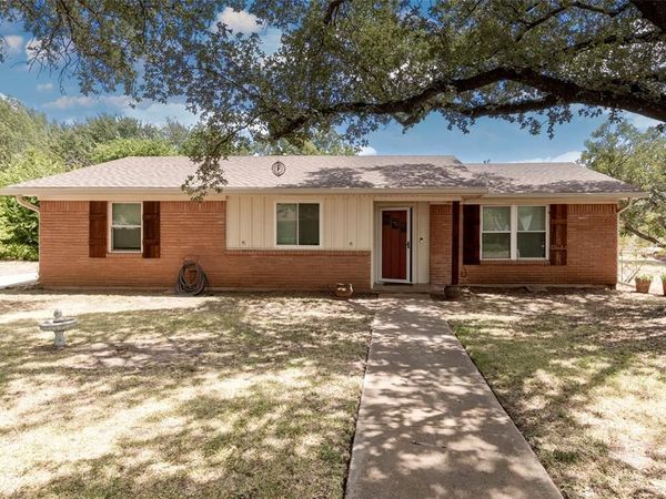 206 Randy Drive, Woodway, TX 76712
