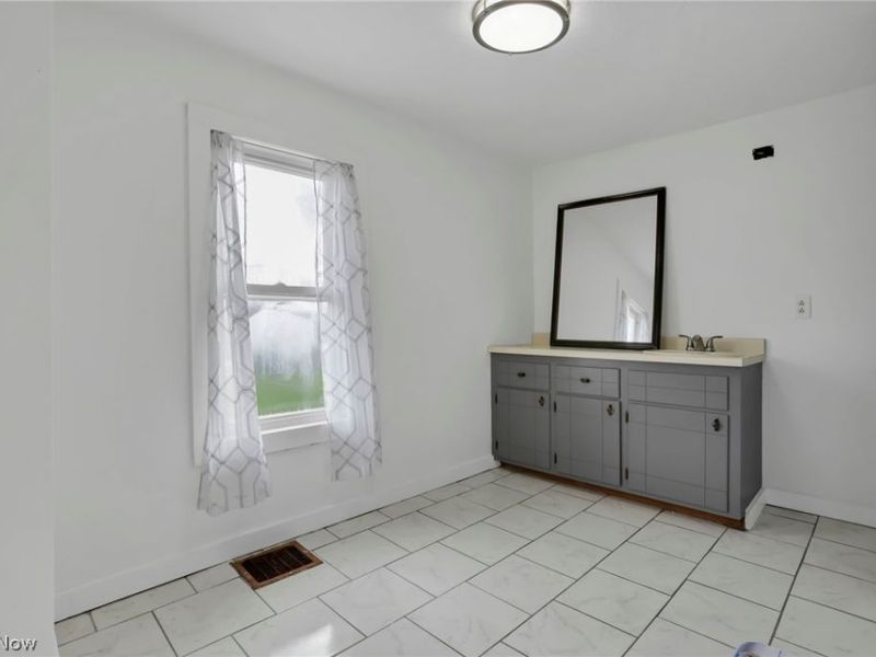 235 S Maple Heights, New Lexington, OH 43764 Photo 13